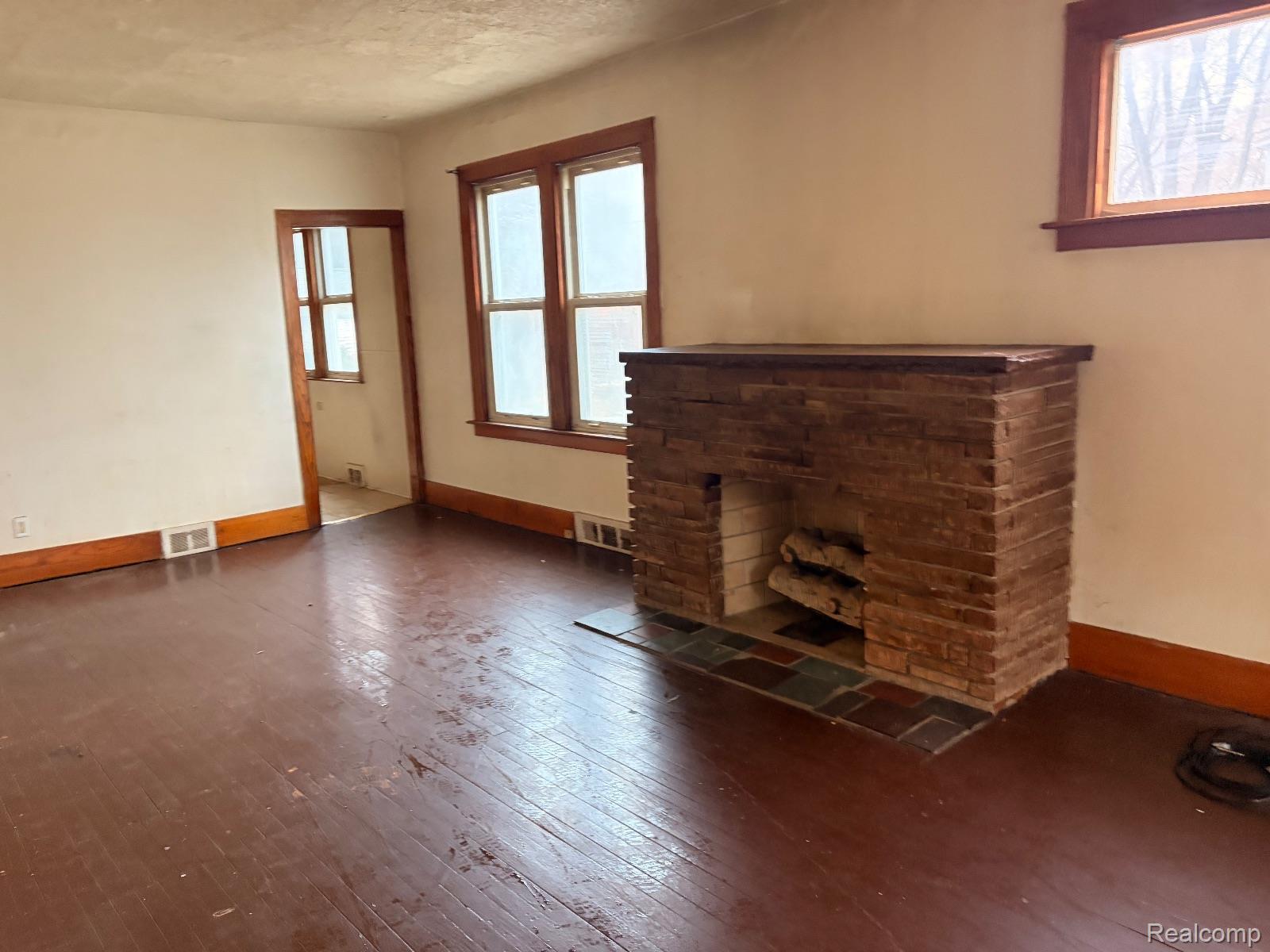 4104 Woodhall Street