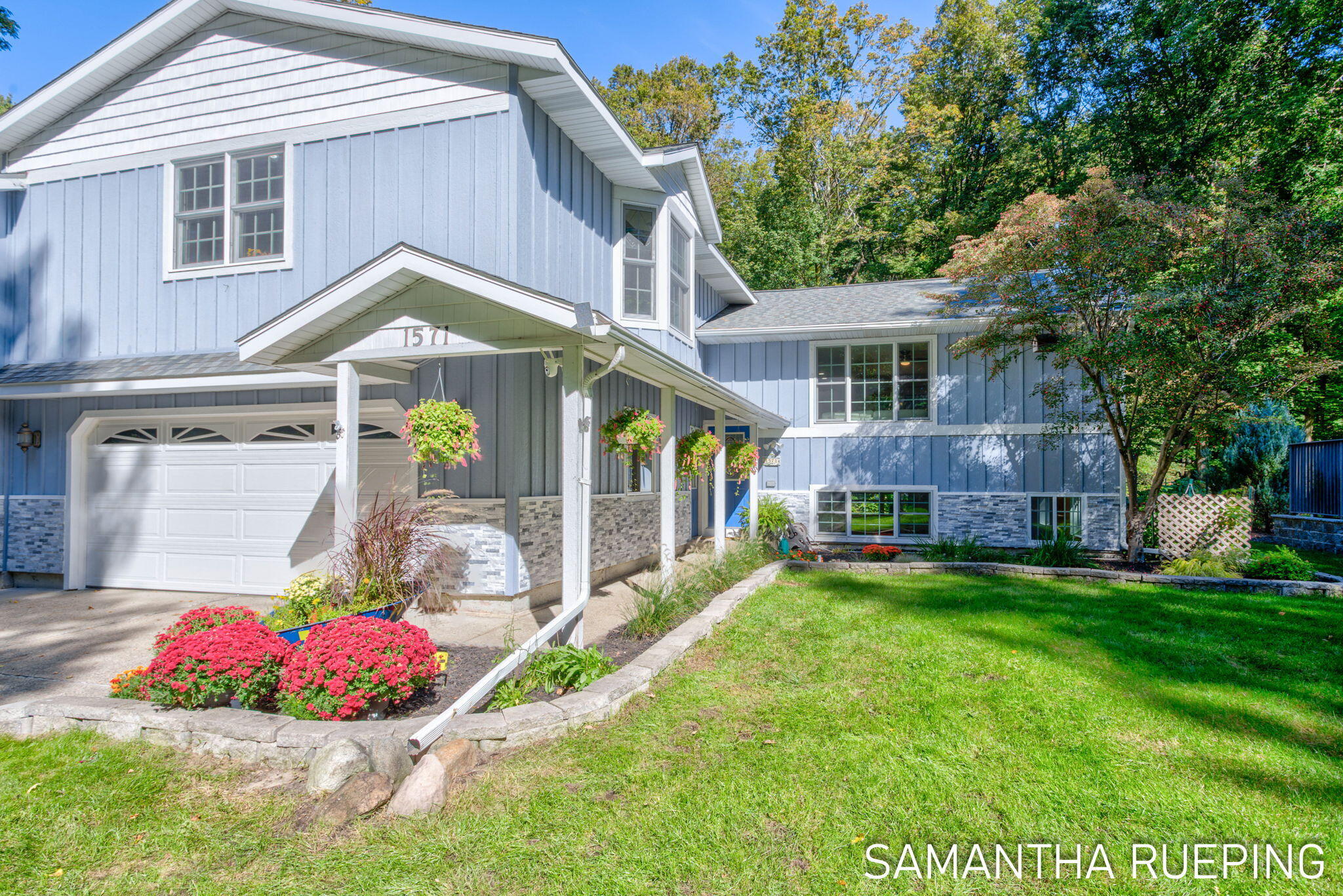 1571 Waukazoo Drive