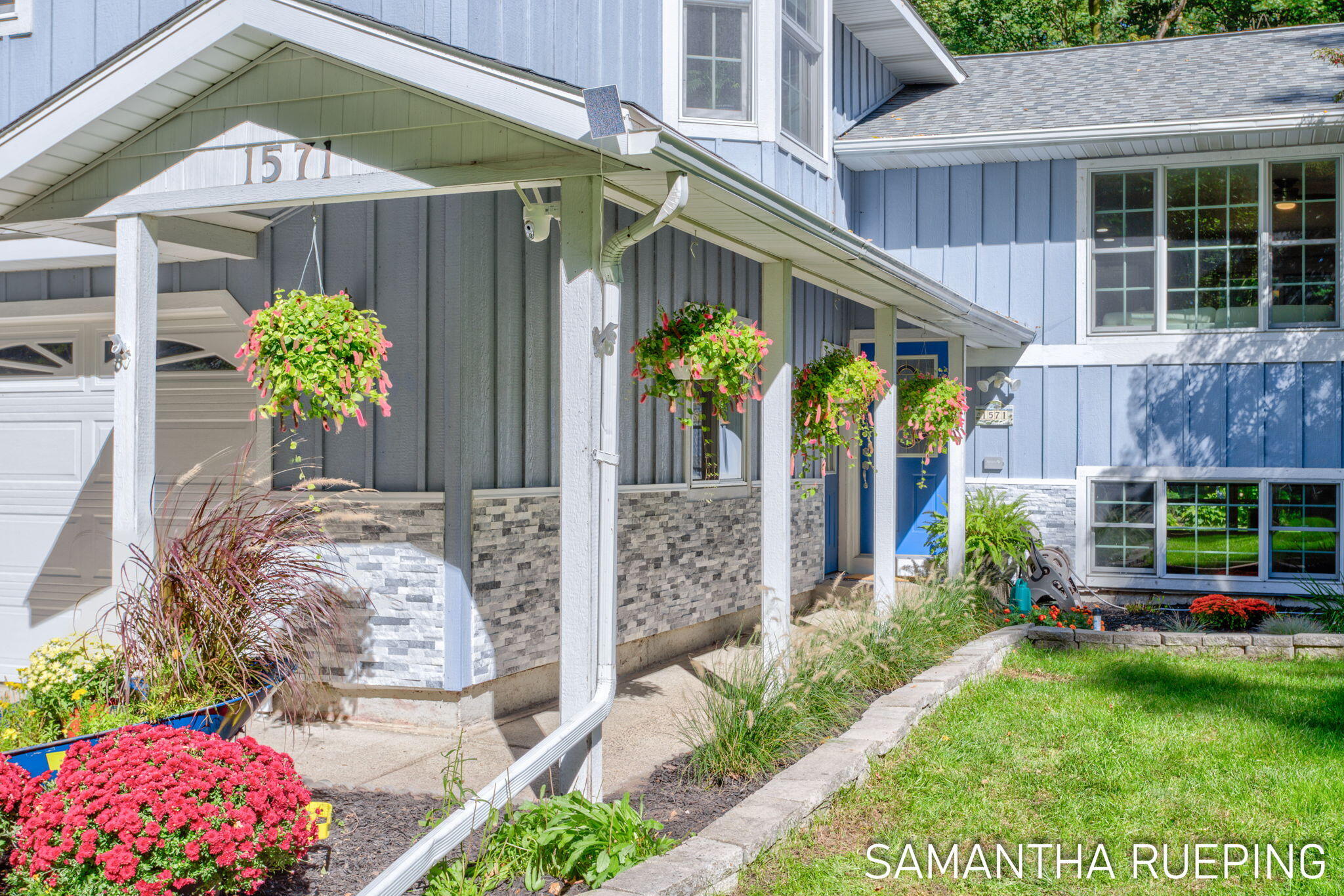 1571 Waukazoo Drive
