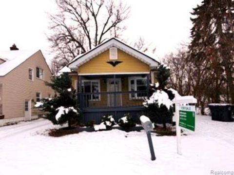 74 E Fairmount Avenue Pontiac City MI 48340