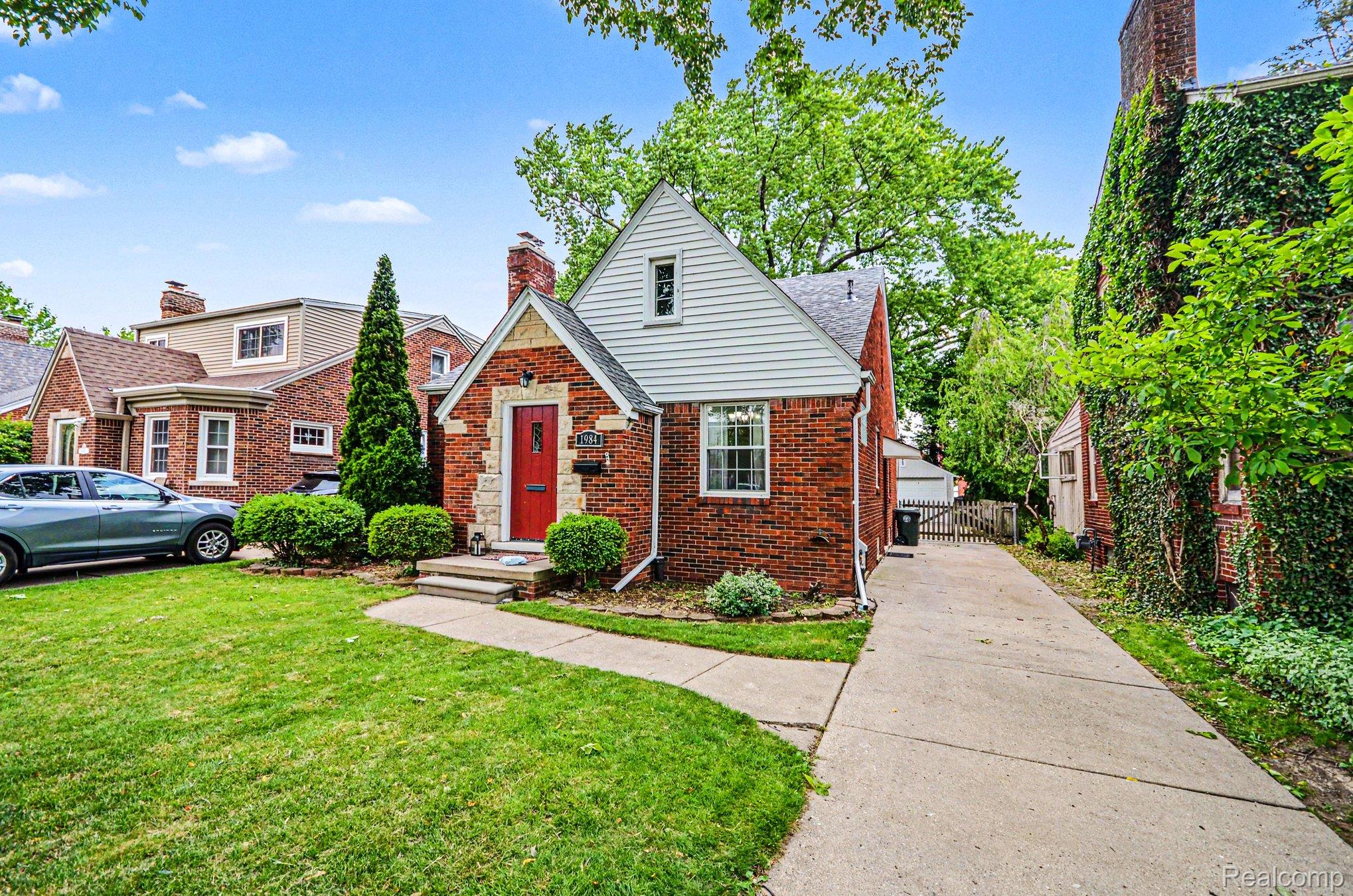 1984 Beaufait Drive