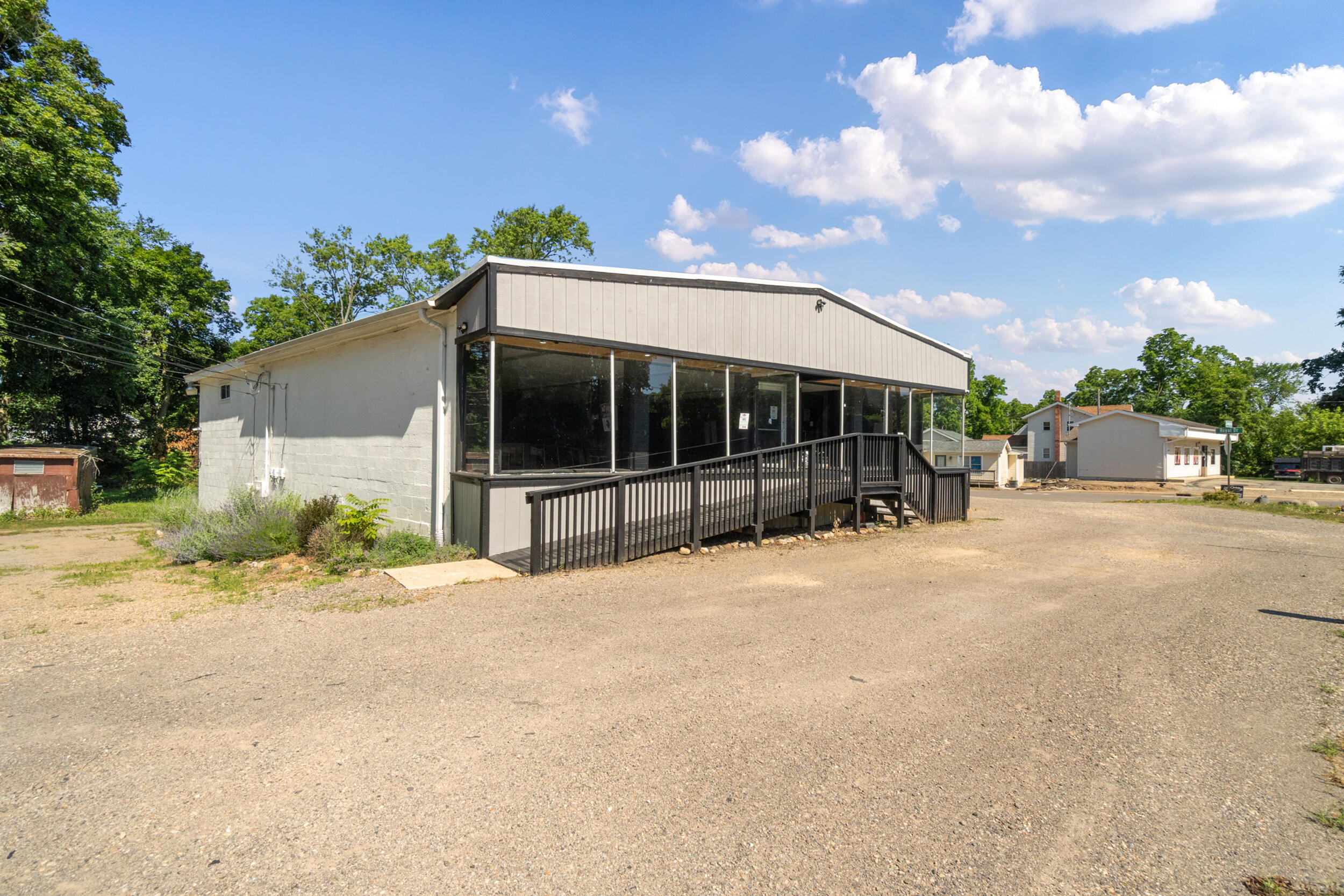 1948 Lansing Avenue