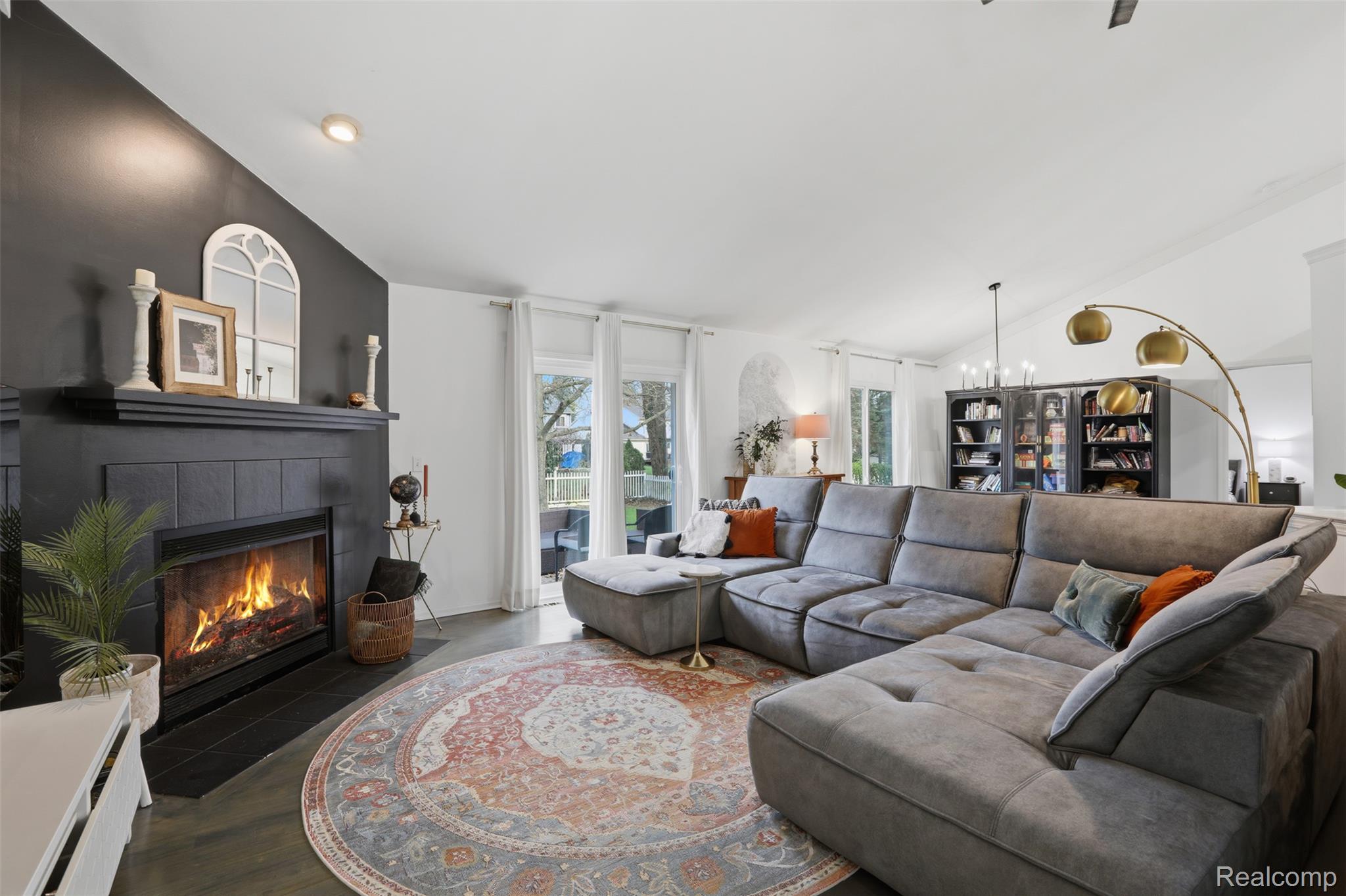 3300 Viking Drive