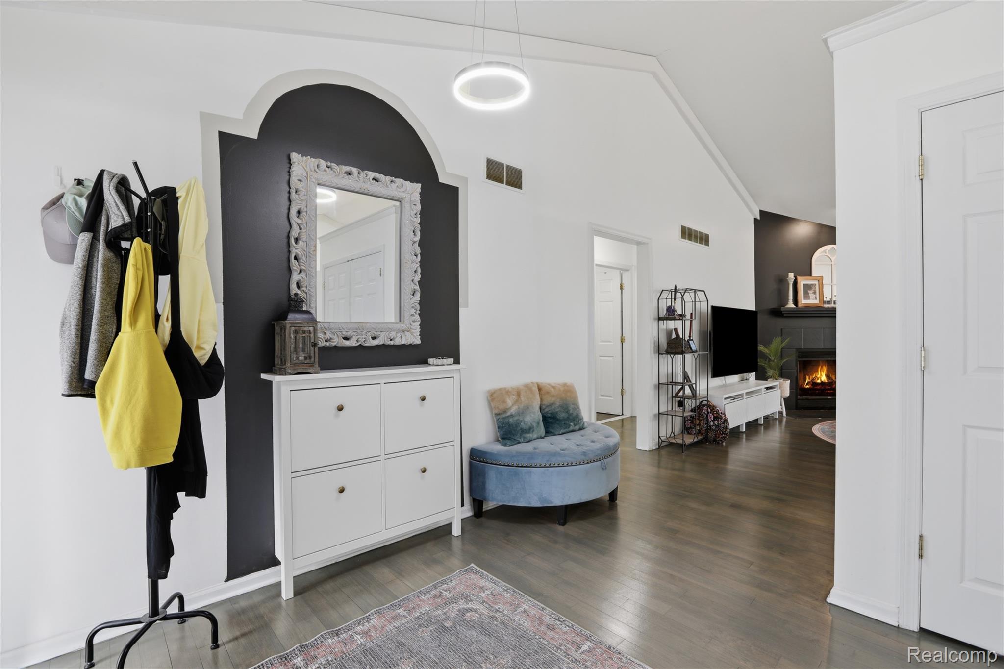 3300 Viking Drive