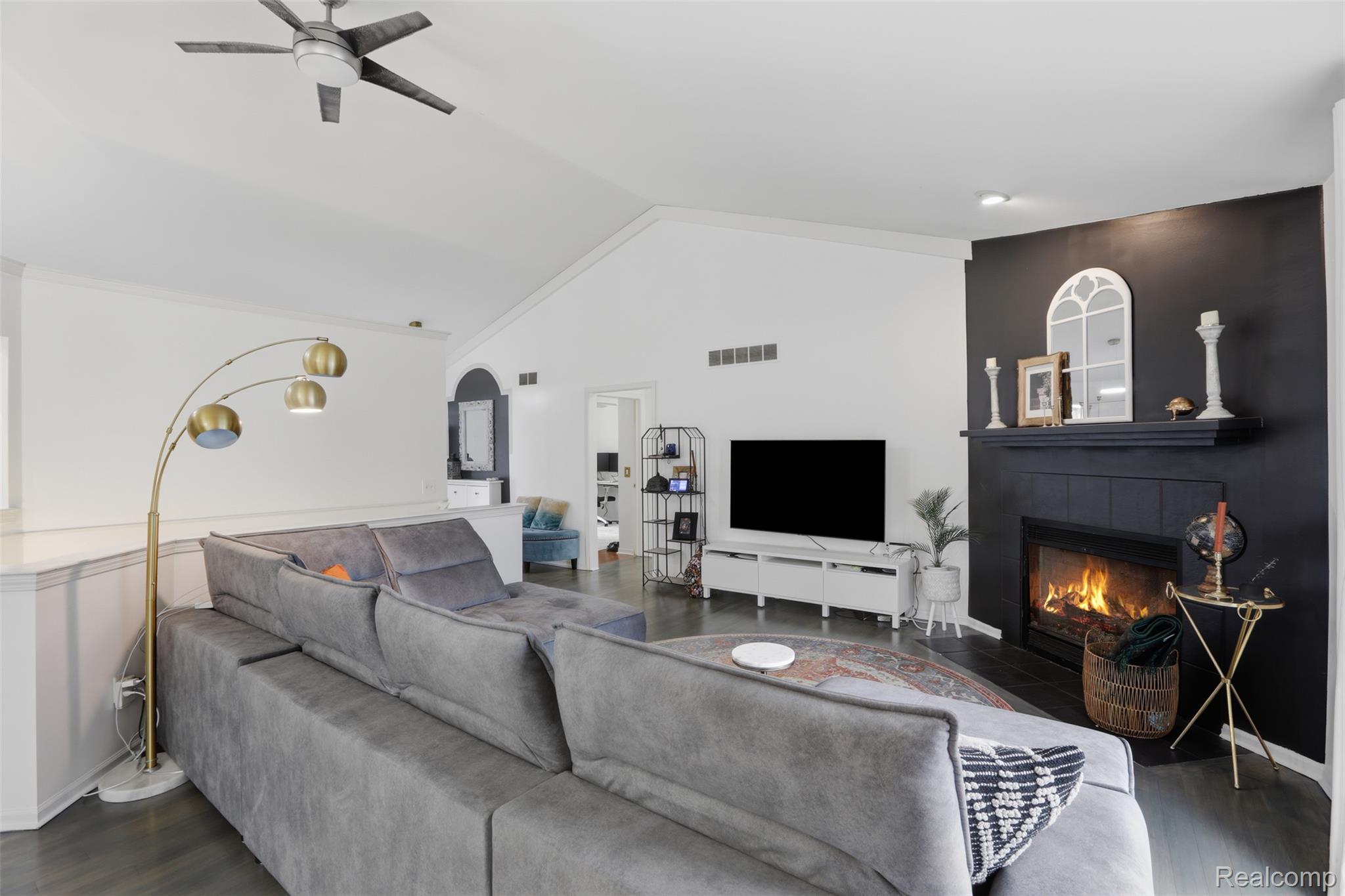 3300 Viking Drive