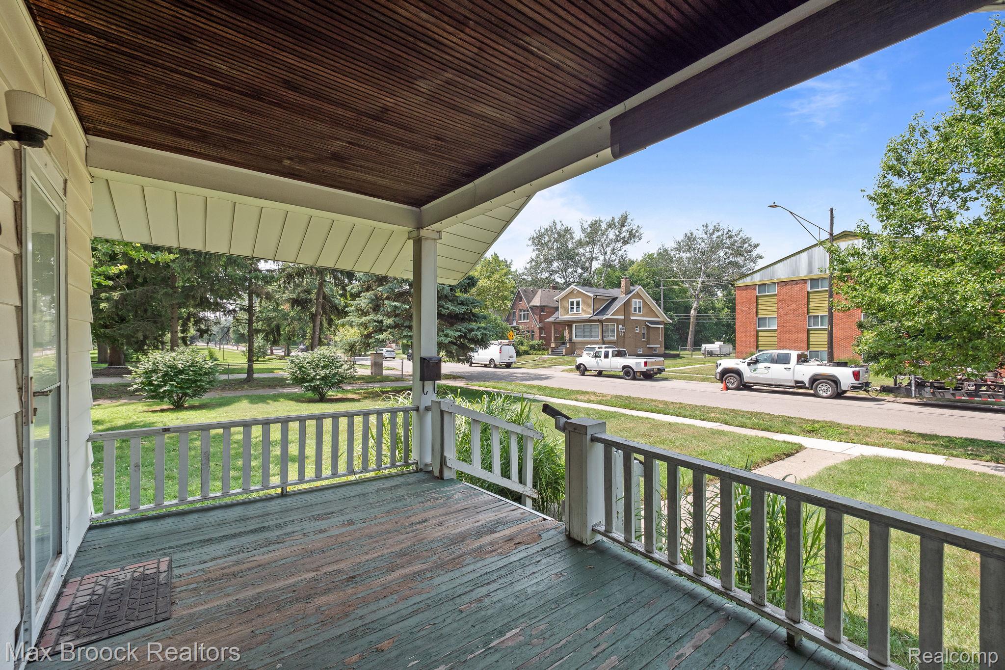 918 Saint Louis Street