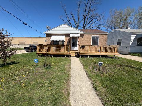 7003 Lozier Avenue Warren City MI 48091