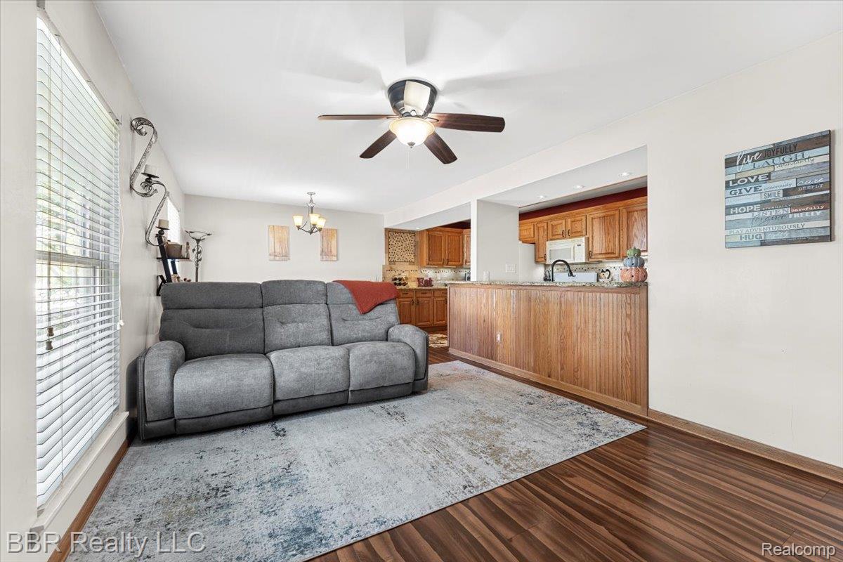 28305 Greenbriar Way