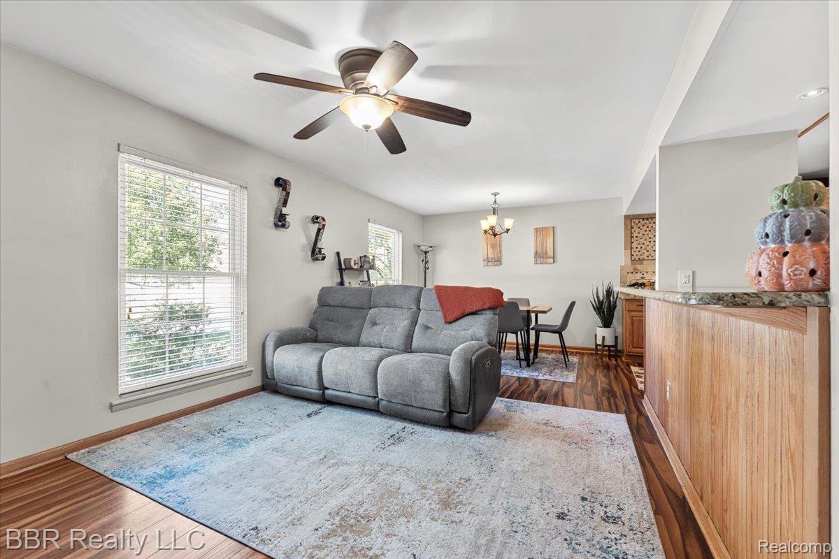 28305 Greenbriar Way