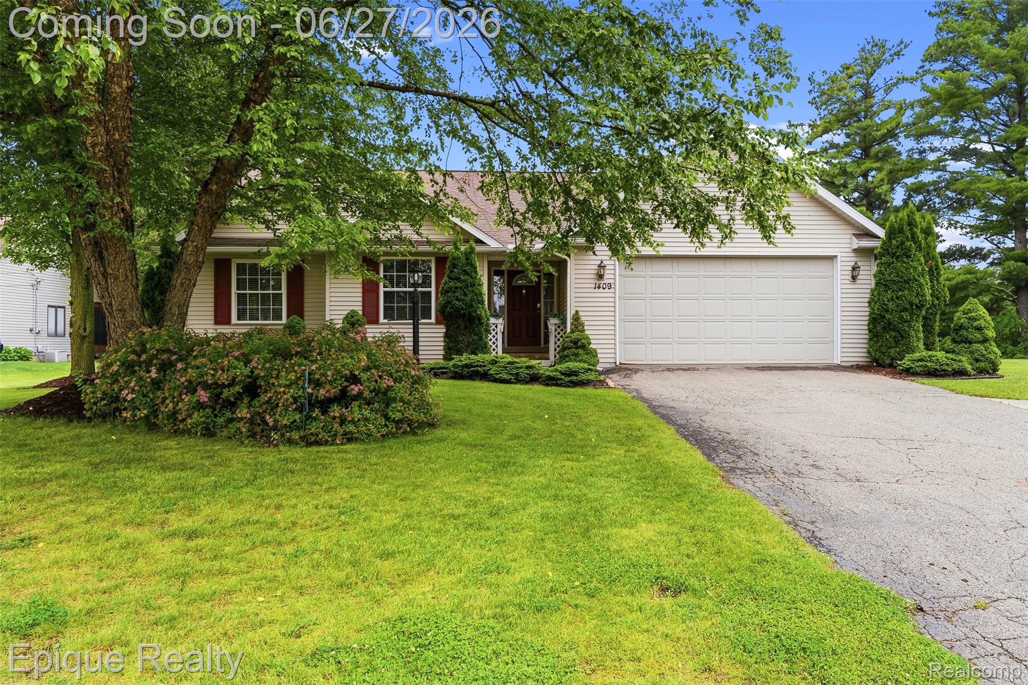 1409 Meadow Green Lane