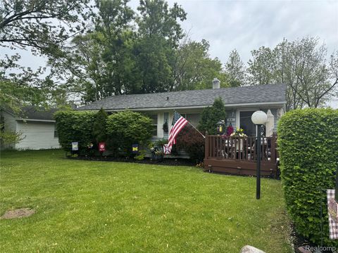 88 N Astor Street Pontiac City MI 48342