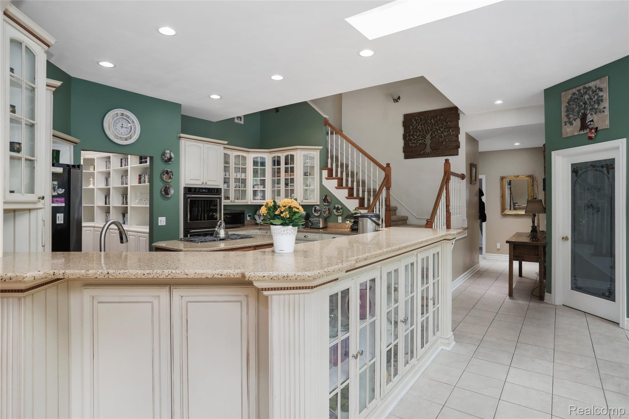 4245 Whittier Lane
