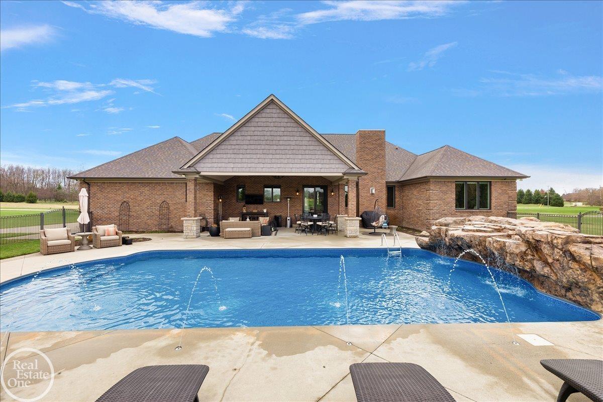 69211 Meadowbrook Lane