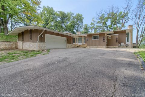 341 Corrie Road Barton Hills Village MI 48105