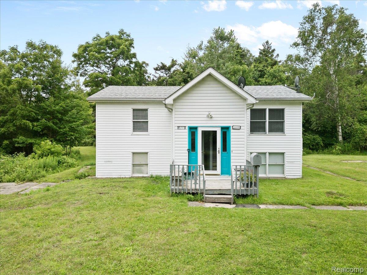 1615 N Lakeshore Road