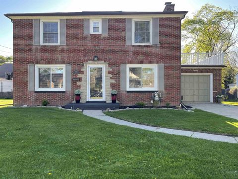 1925 Handley Street Saginaw City MI 48602
