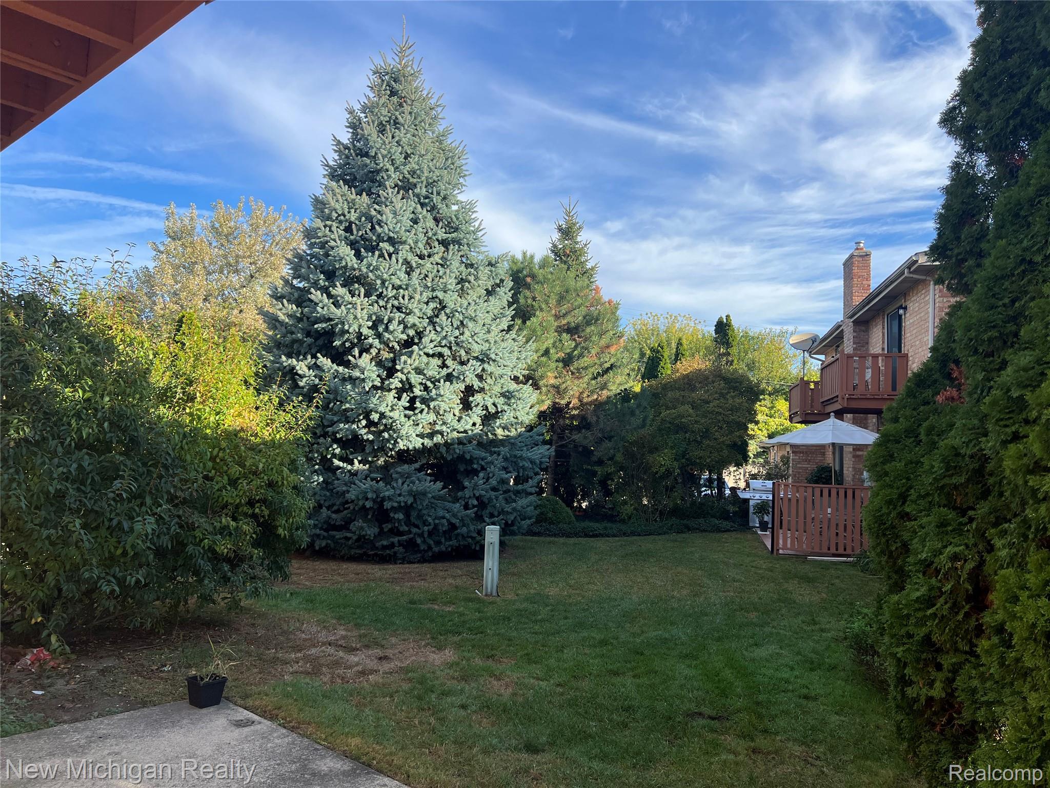 8147 CLAY Court