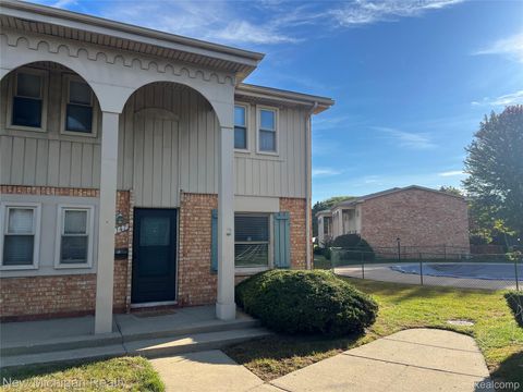 8147 CLAY Court Sterling Heights City MI 48313
