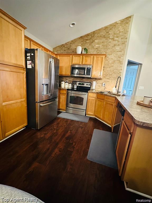 45553 Hidden View Court