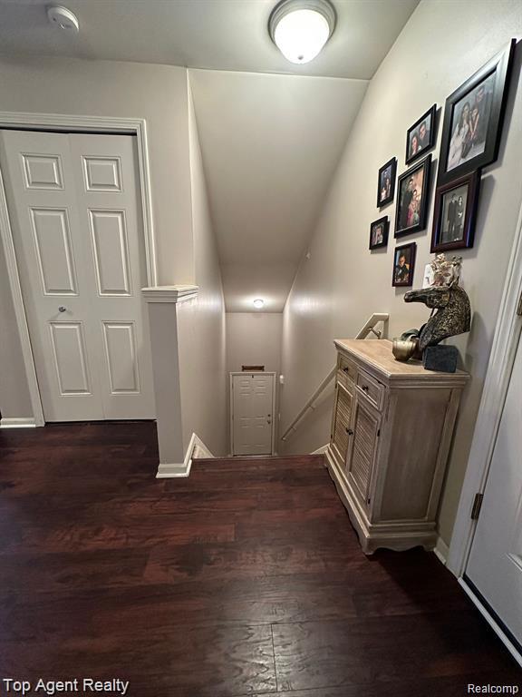 45553 Hidden View Court