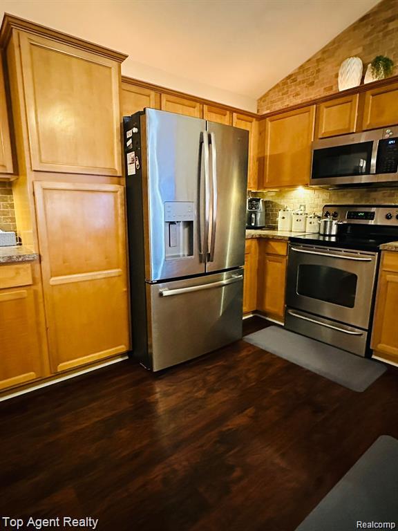 45553 Hidden View Court