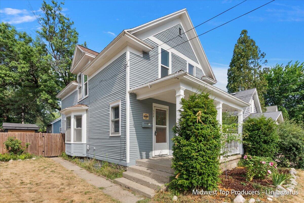 125 Mack Avenue NE