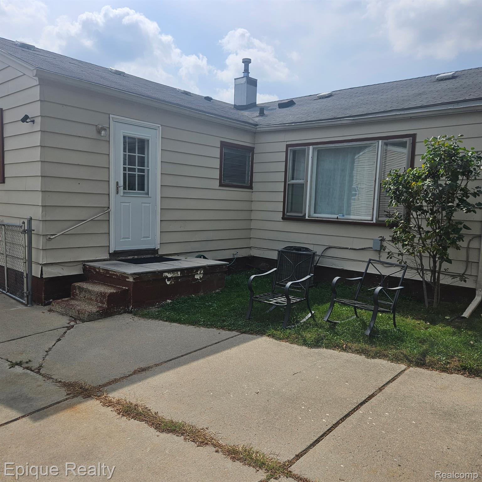 14337 Leonard Avenue