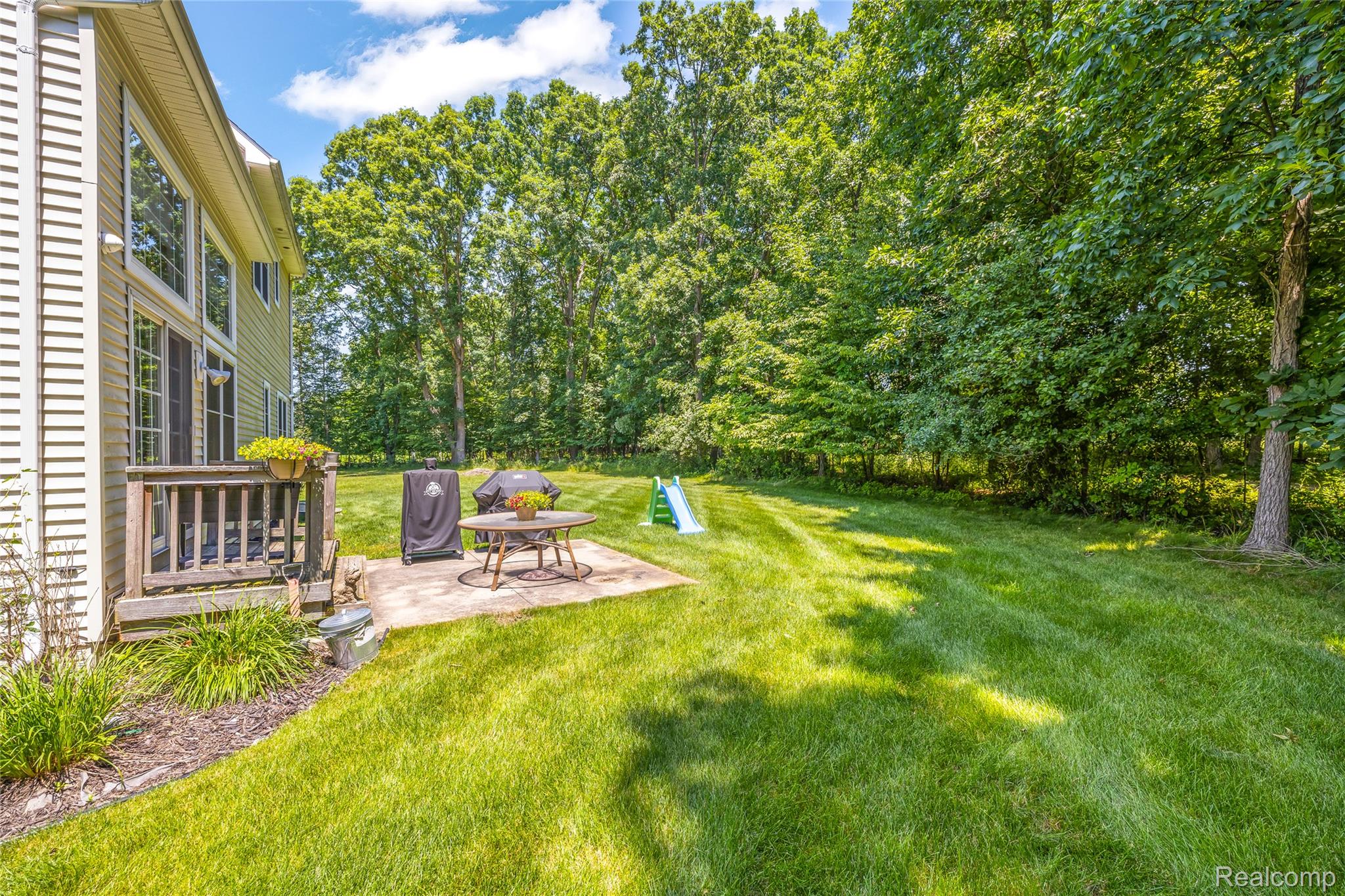 10182 Edgewood Drive