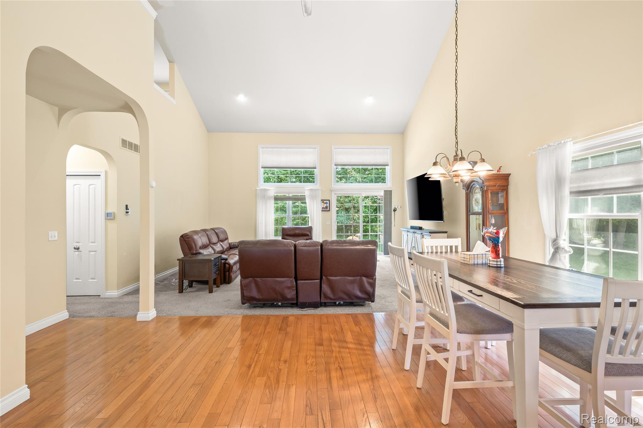 10182 Edgewood Drive