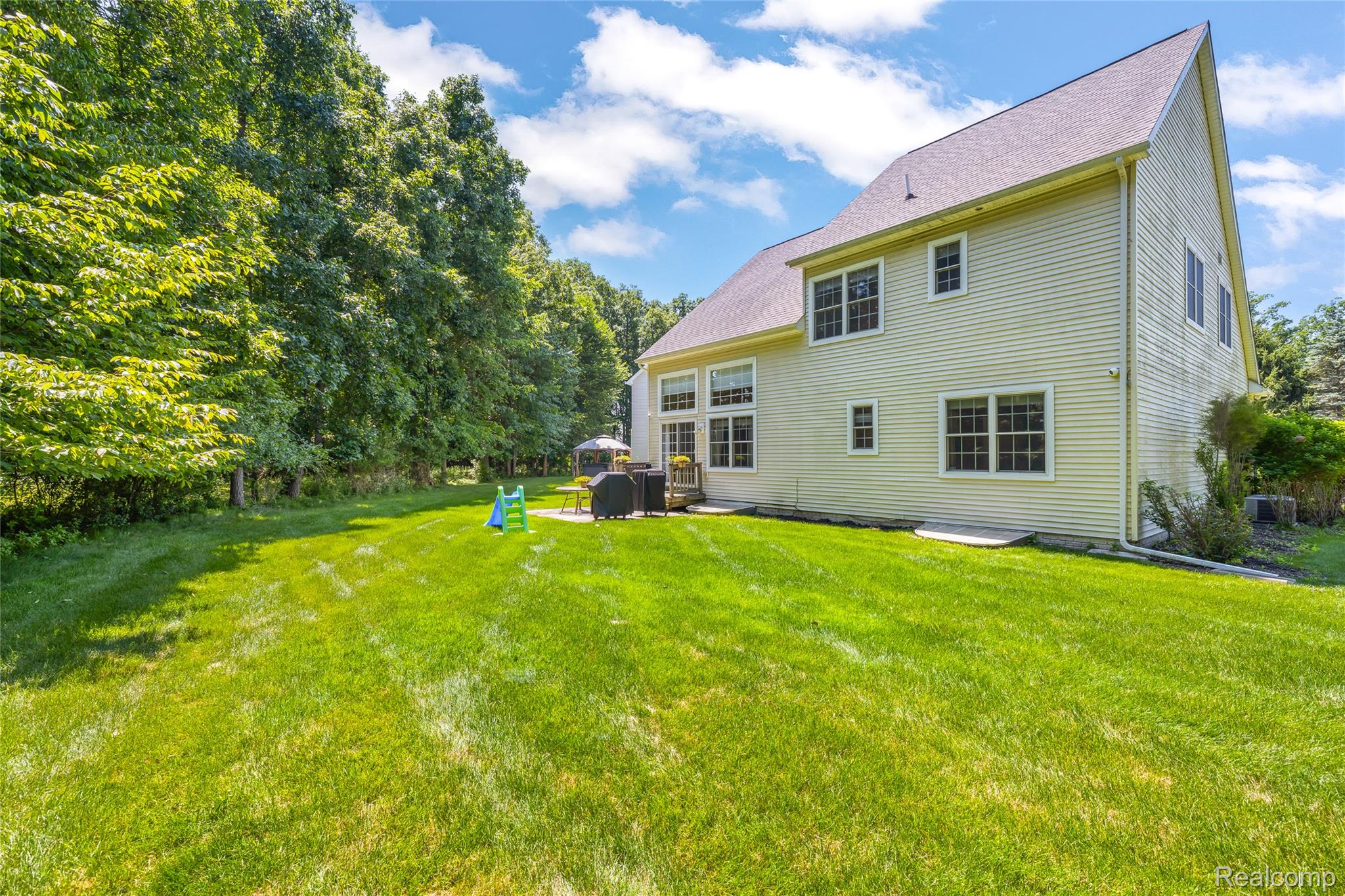 10182 Edgewood Drive
