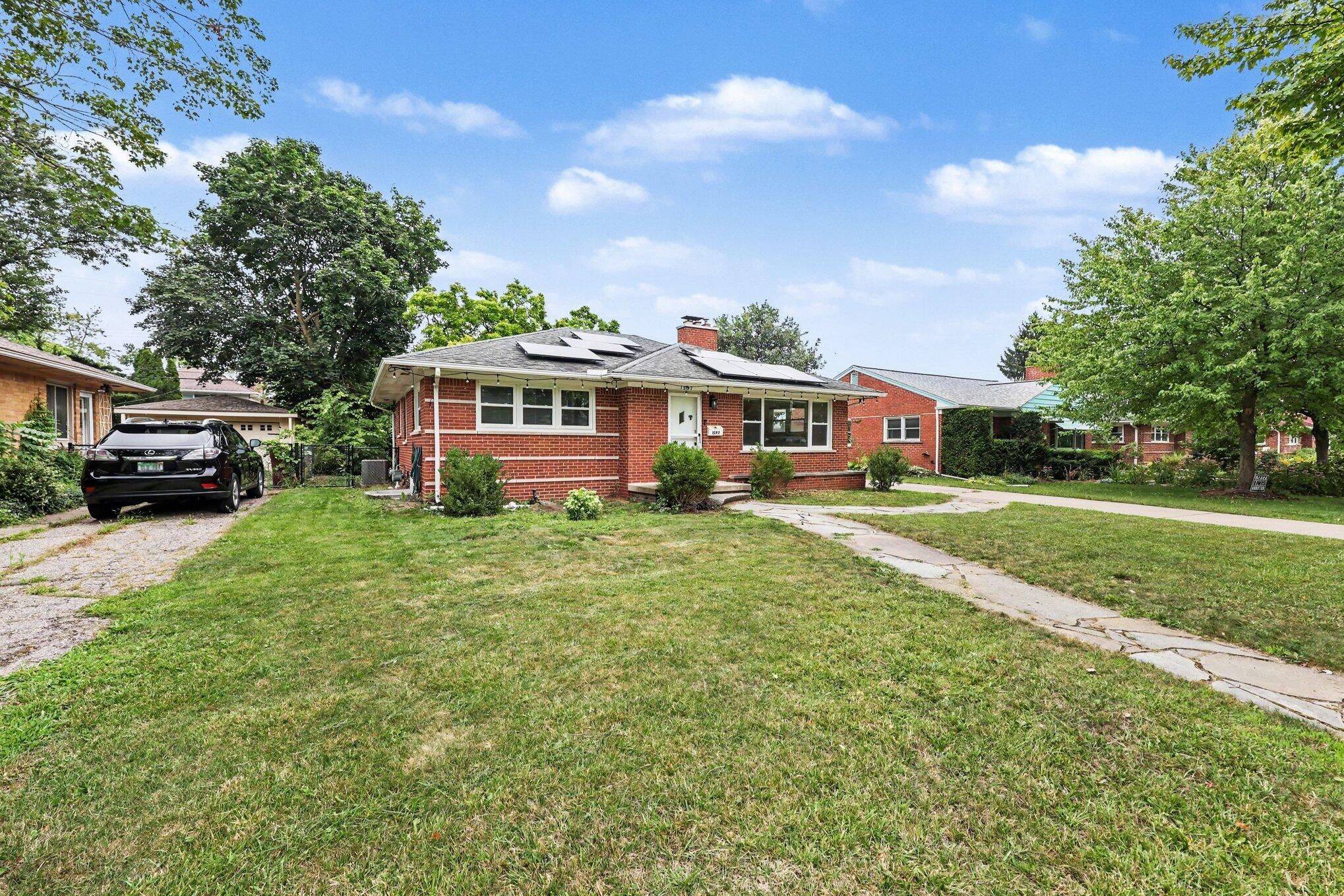 1597 Greenview Drive
