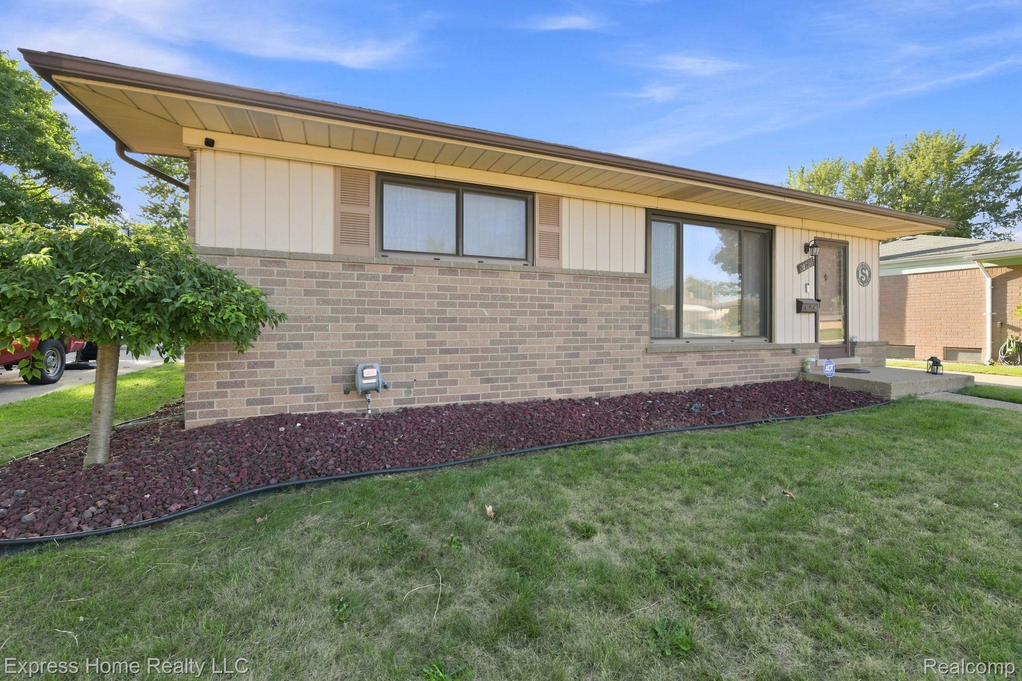 31719 Newport Drive