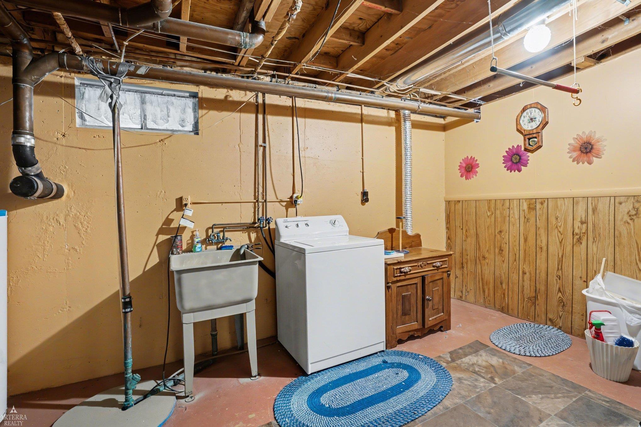 1592 Oakwood Drive