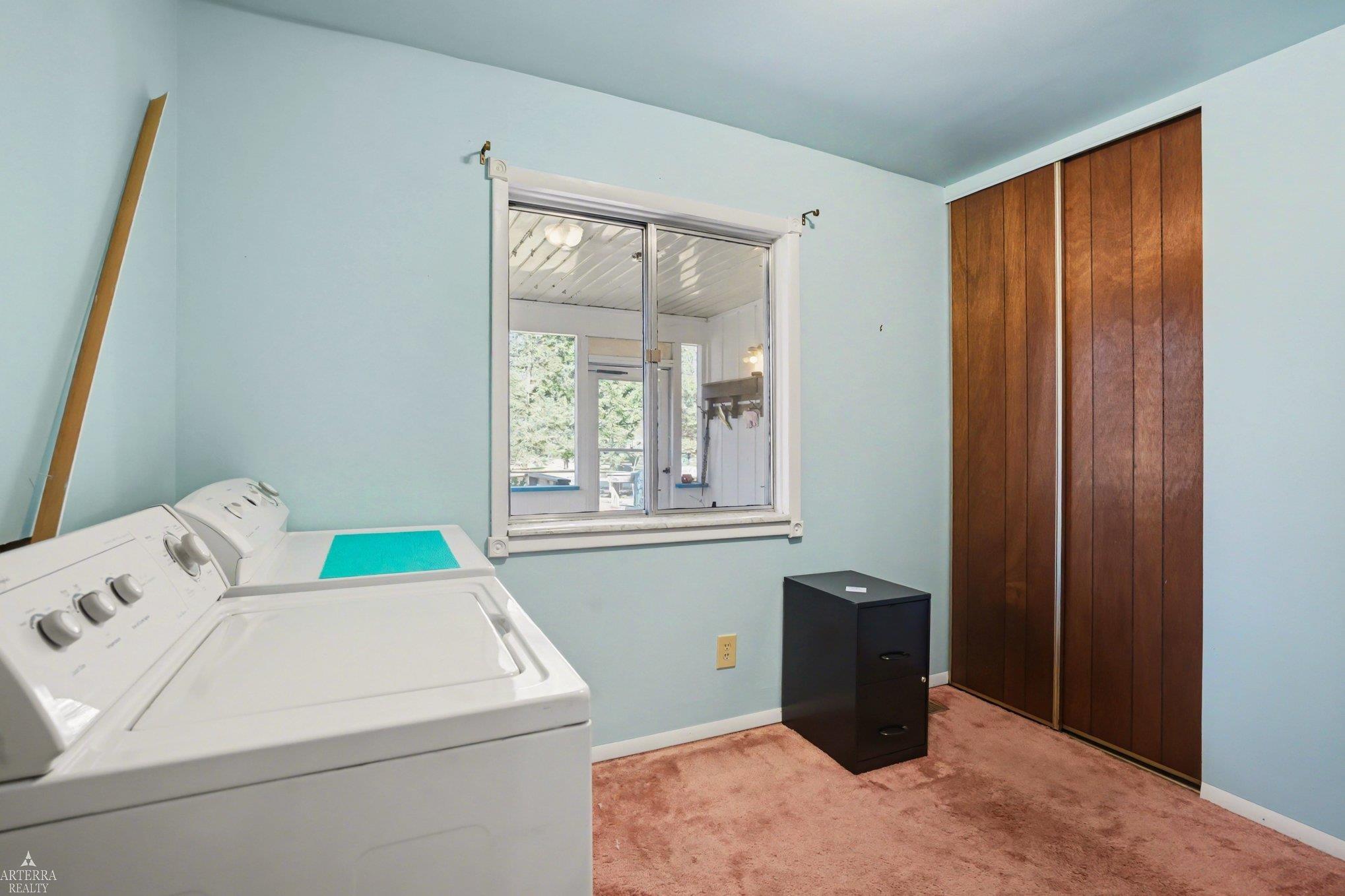 1592 Oakwood Drive