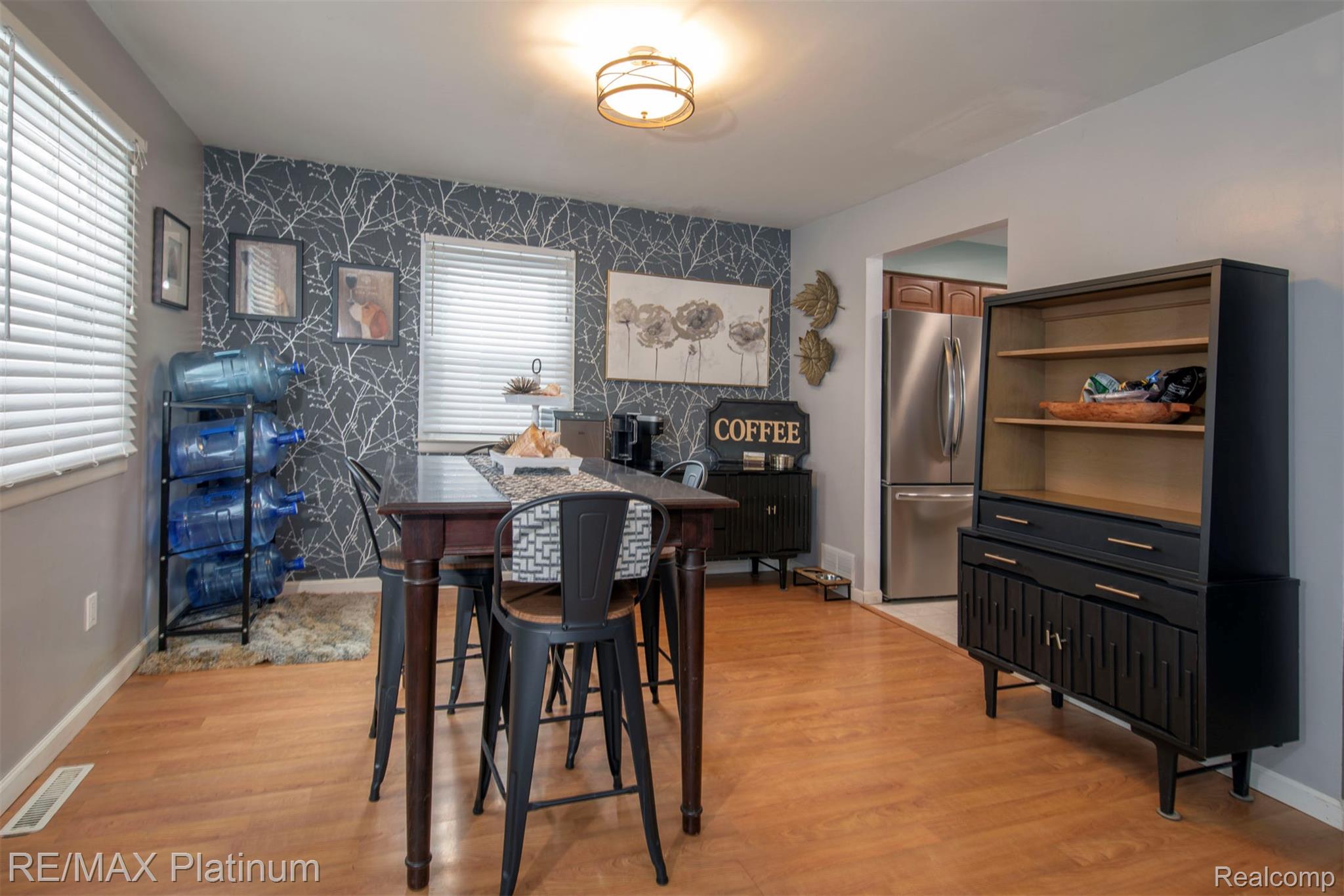 4975 Comstock Street