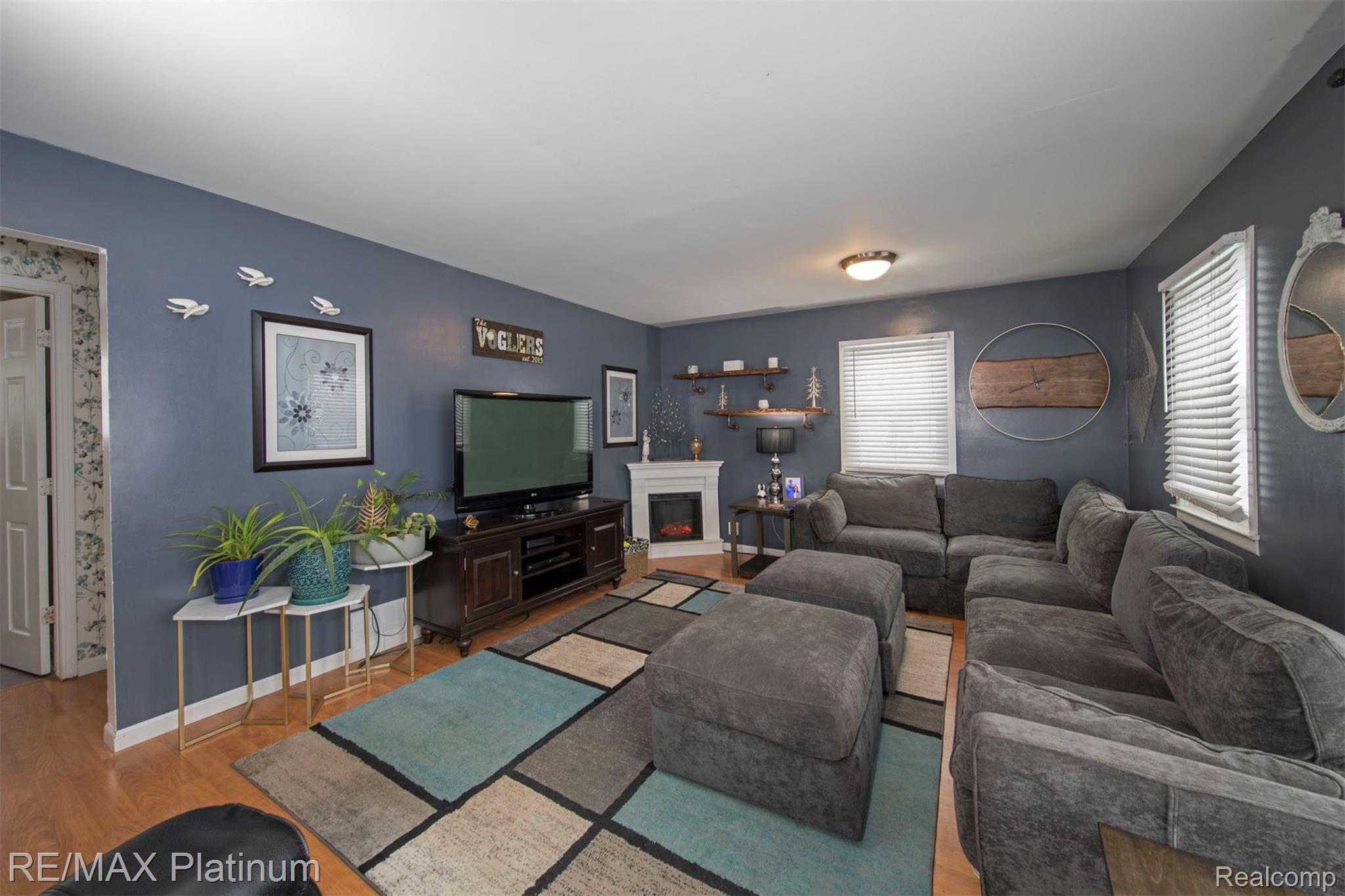 4975 Comstock Street