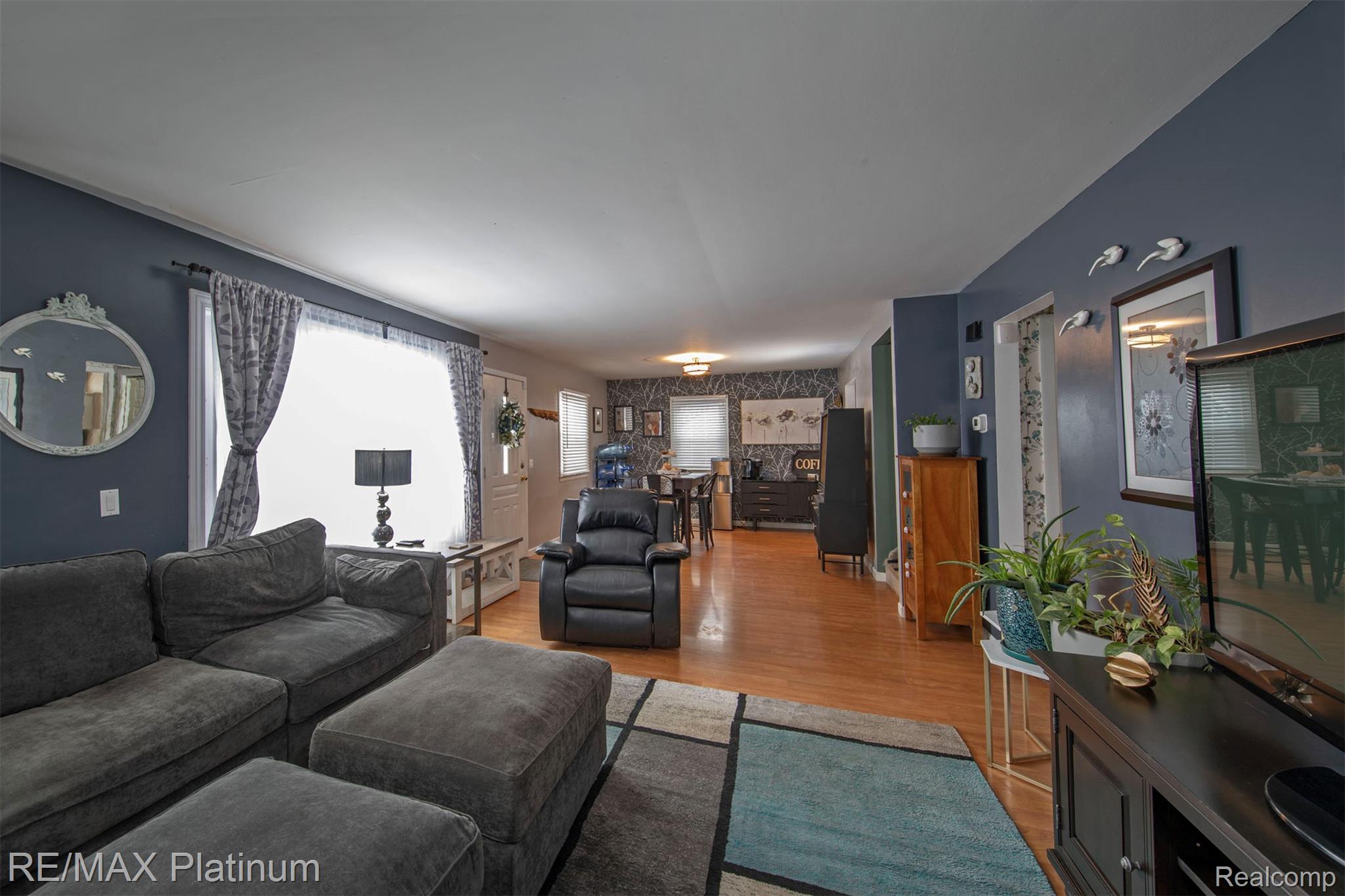 4975 Comstock Street