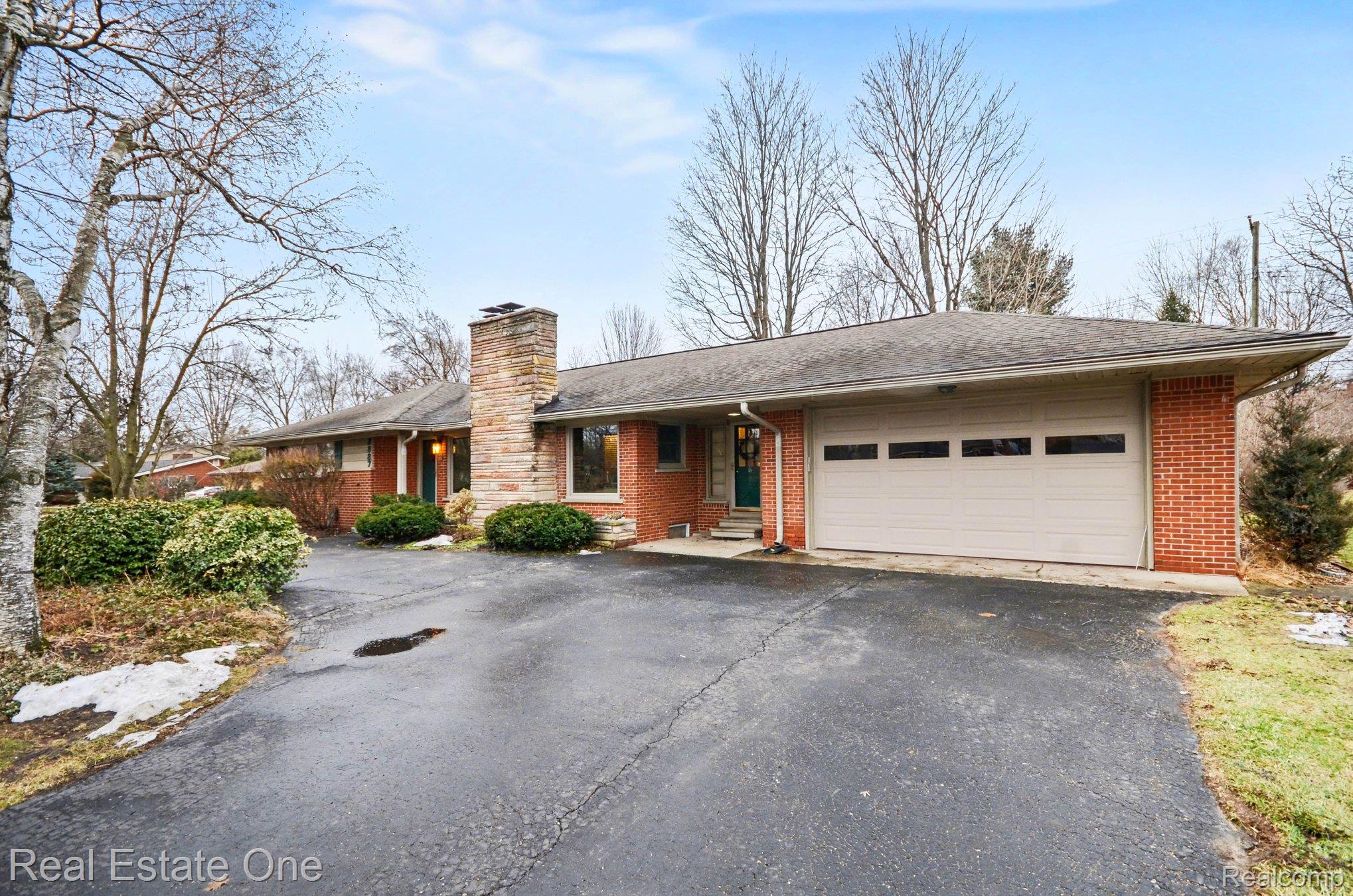 8887 Morrison Avenue