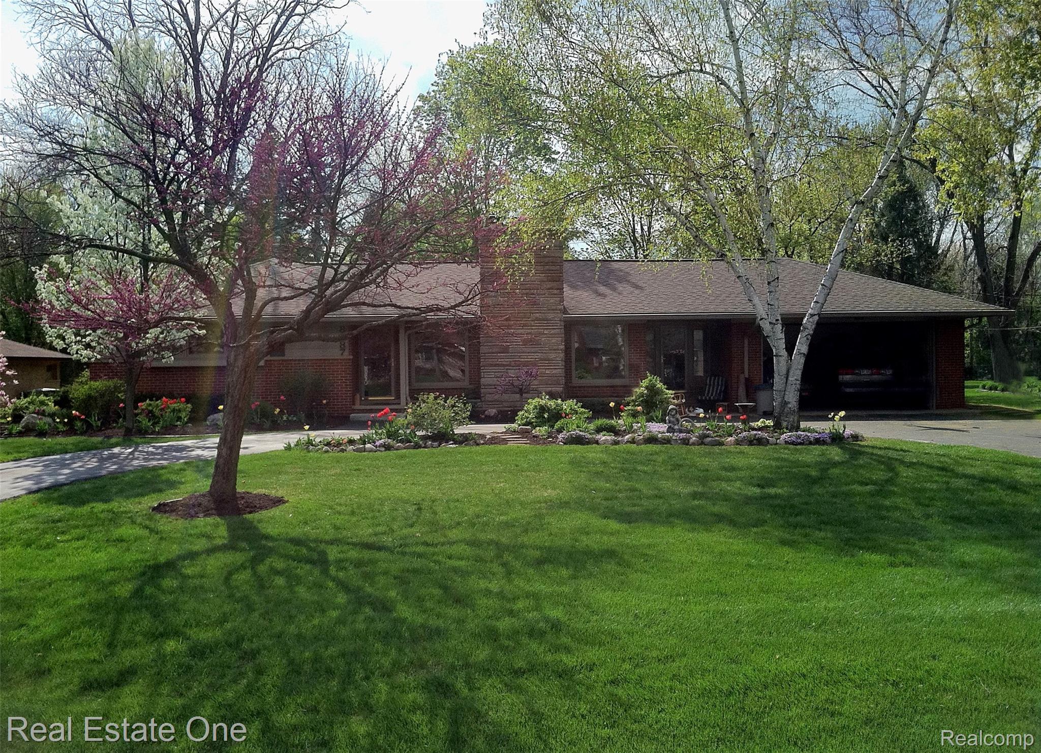 8887 Morrison Avenue