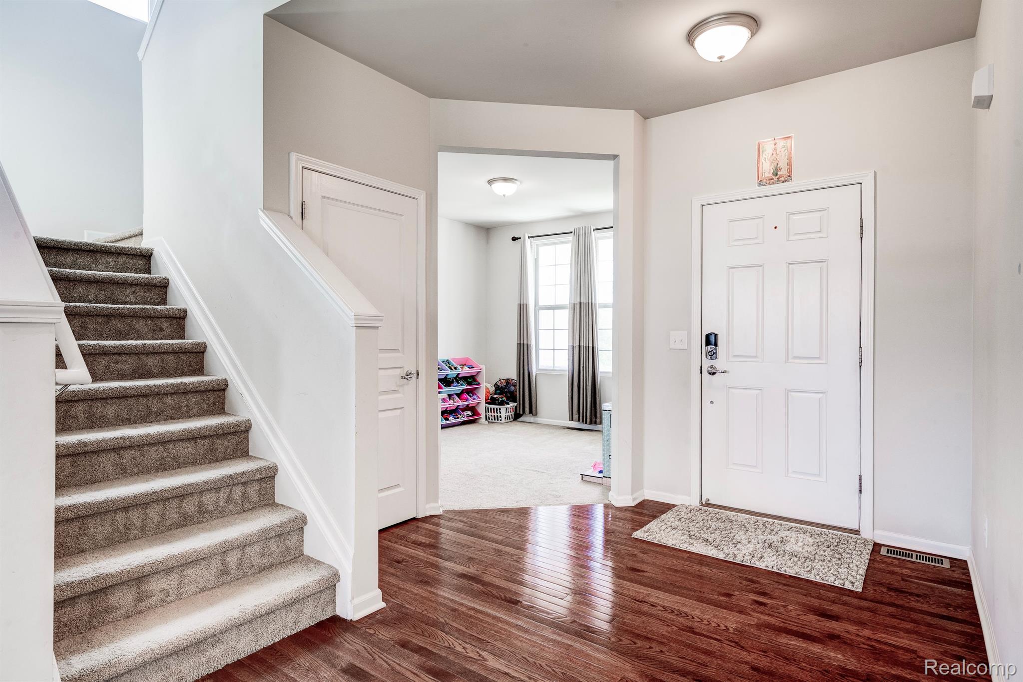 29816 AUTUMN GOLD Drive