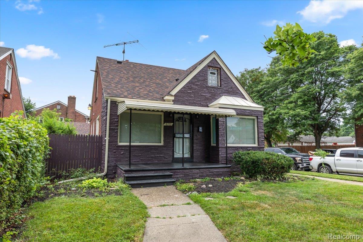 8355 W Outer Drive