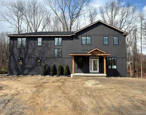 11810 Scenic Valley Springfield Charter Township MI 48350