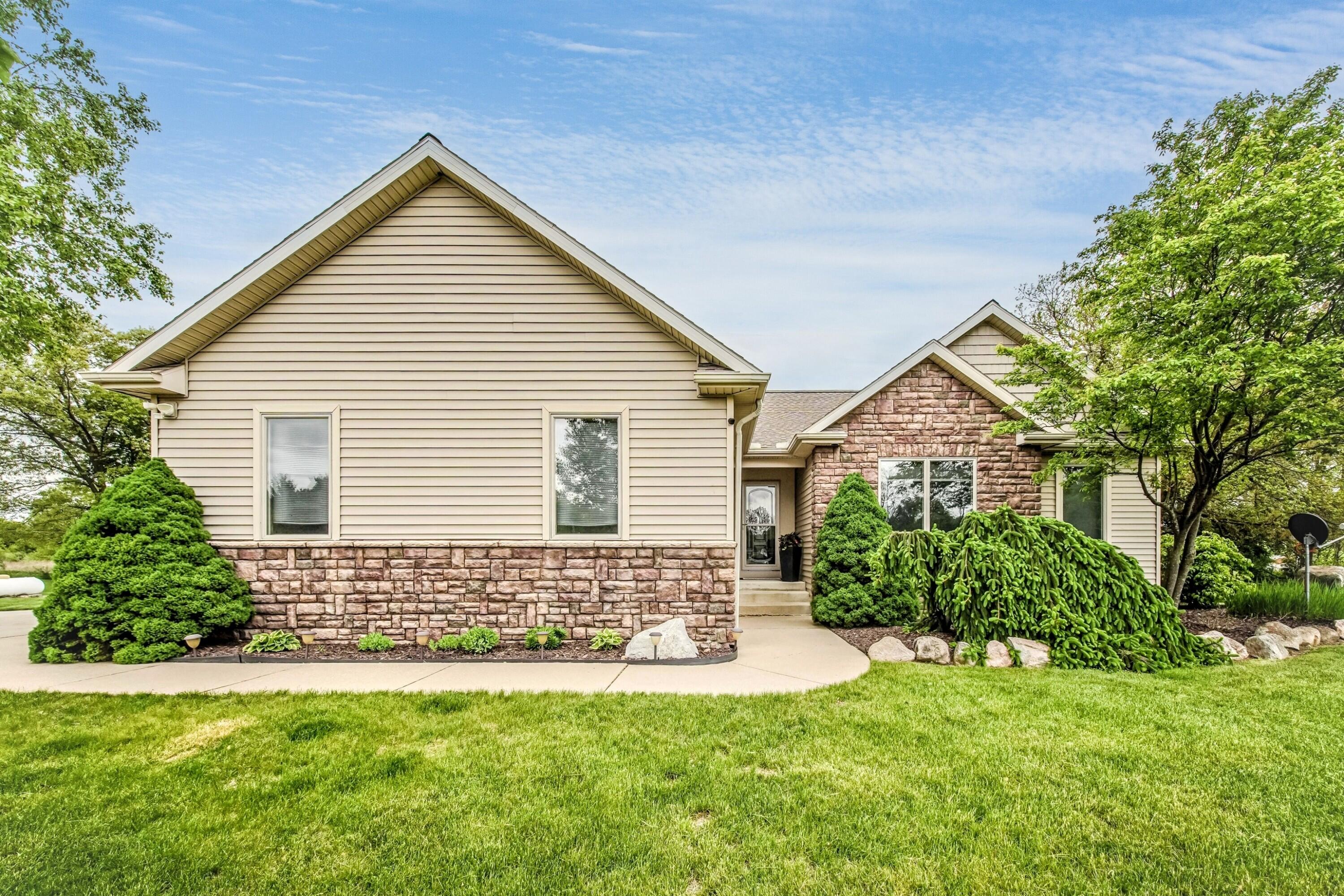 2210 Lindsey Road