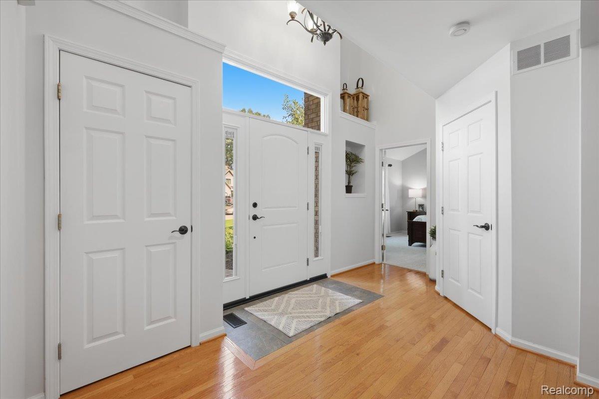 3180 Viking Drive