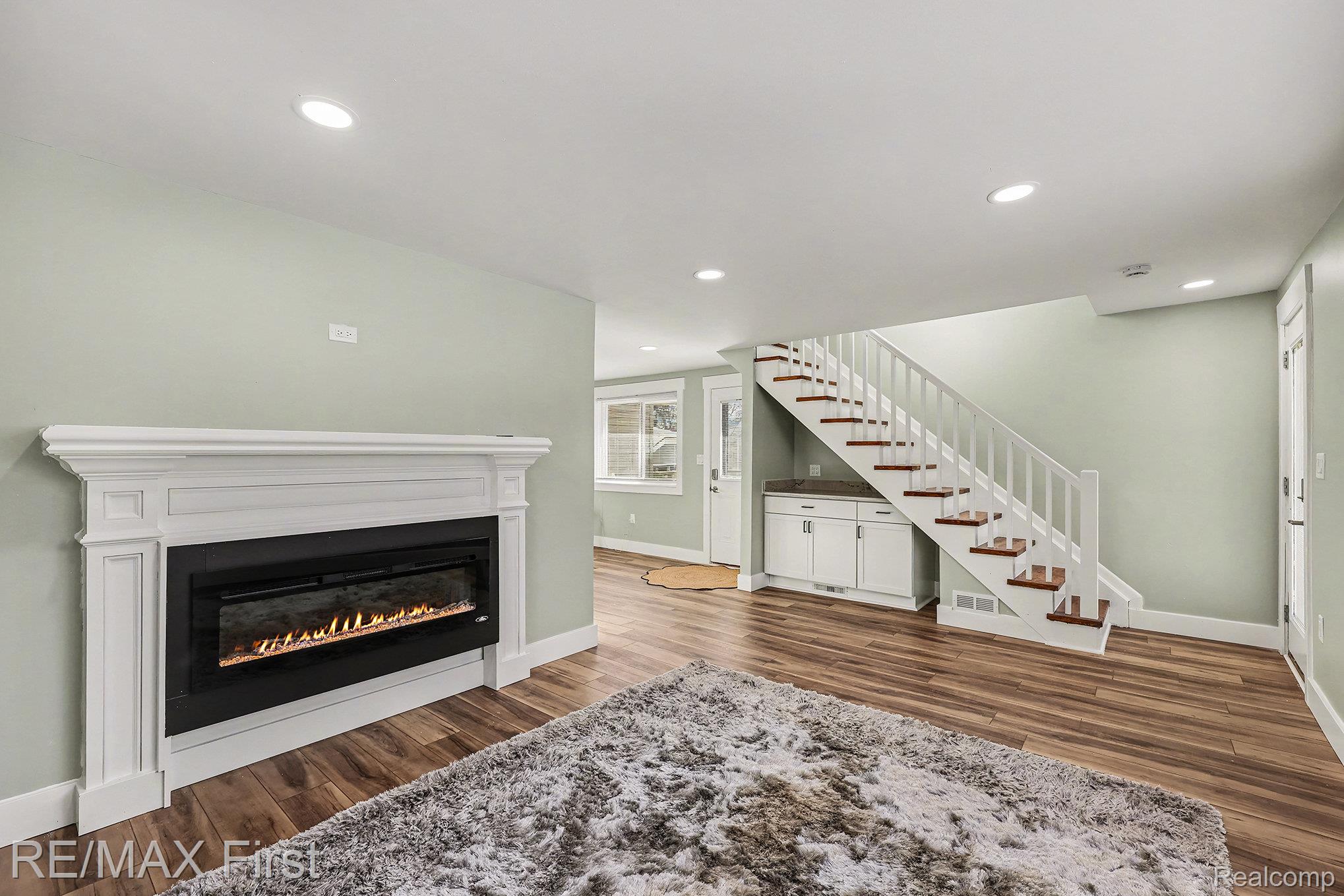 252 N William Street