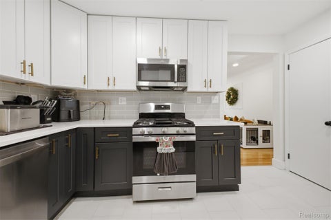Tiny photo for 21840 Kenosha Street, Oak Park City, MI 48237 (MLS # 20261085132)