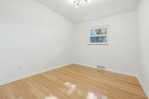 Tiny photo for 21840 Kenosha Street, Oak Park City, MI 48237 (MLS # 20261085132)