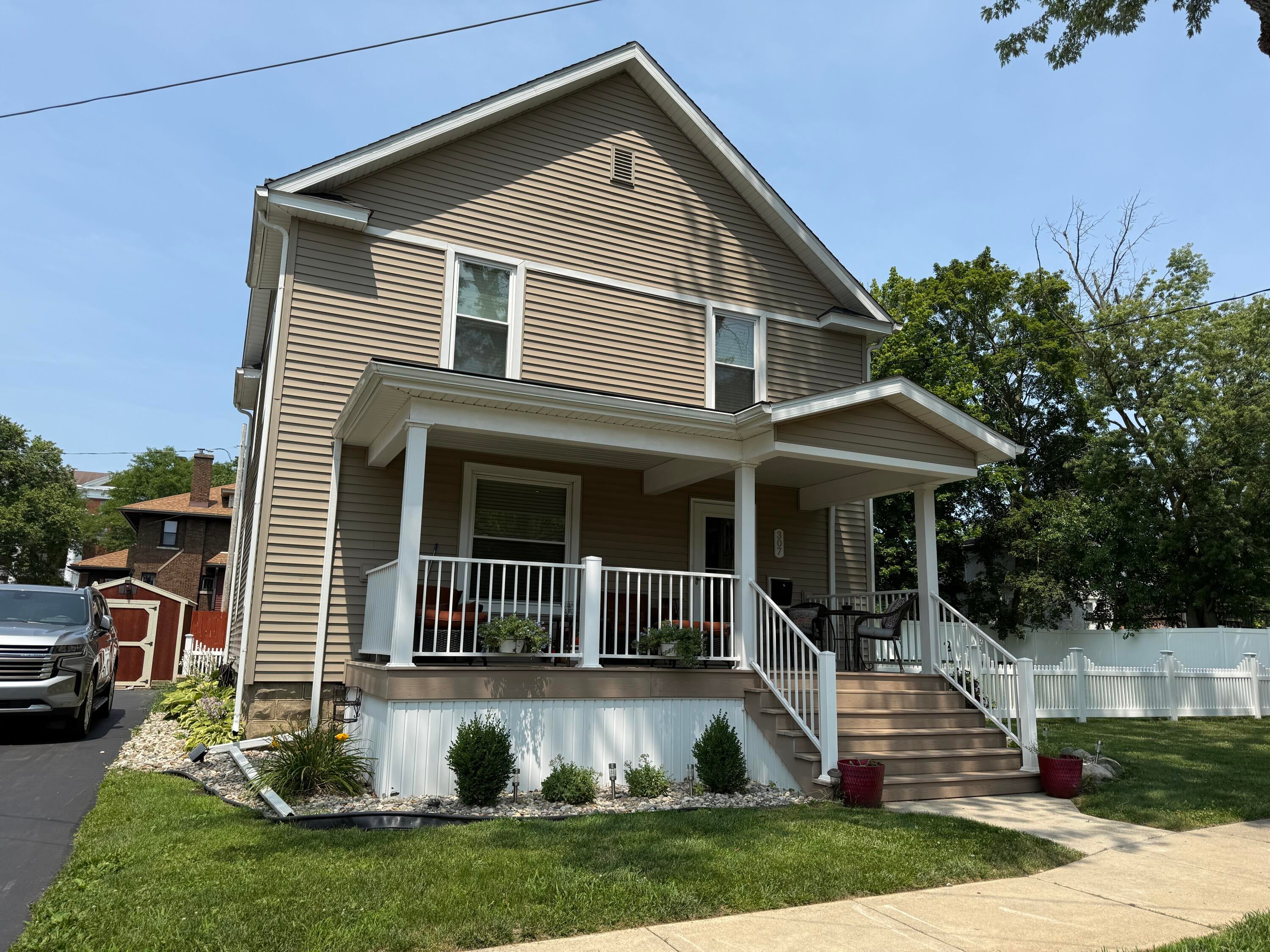 307 Perry Street