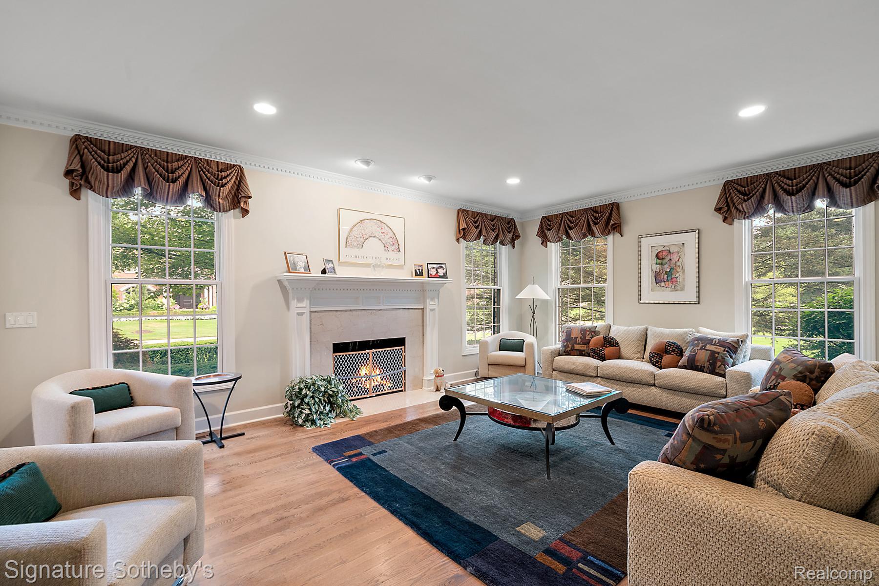937 MITCHELL Court