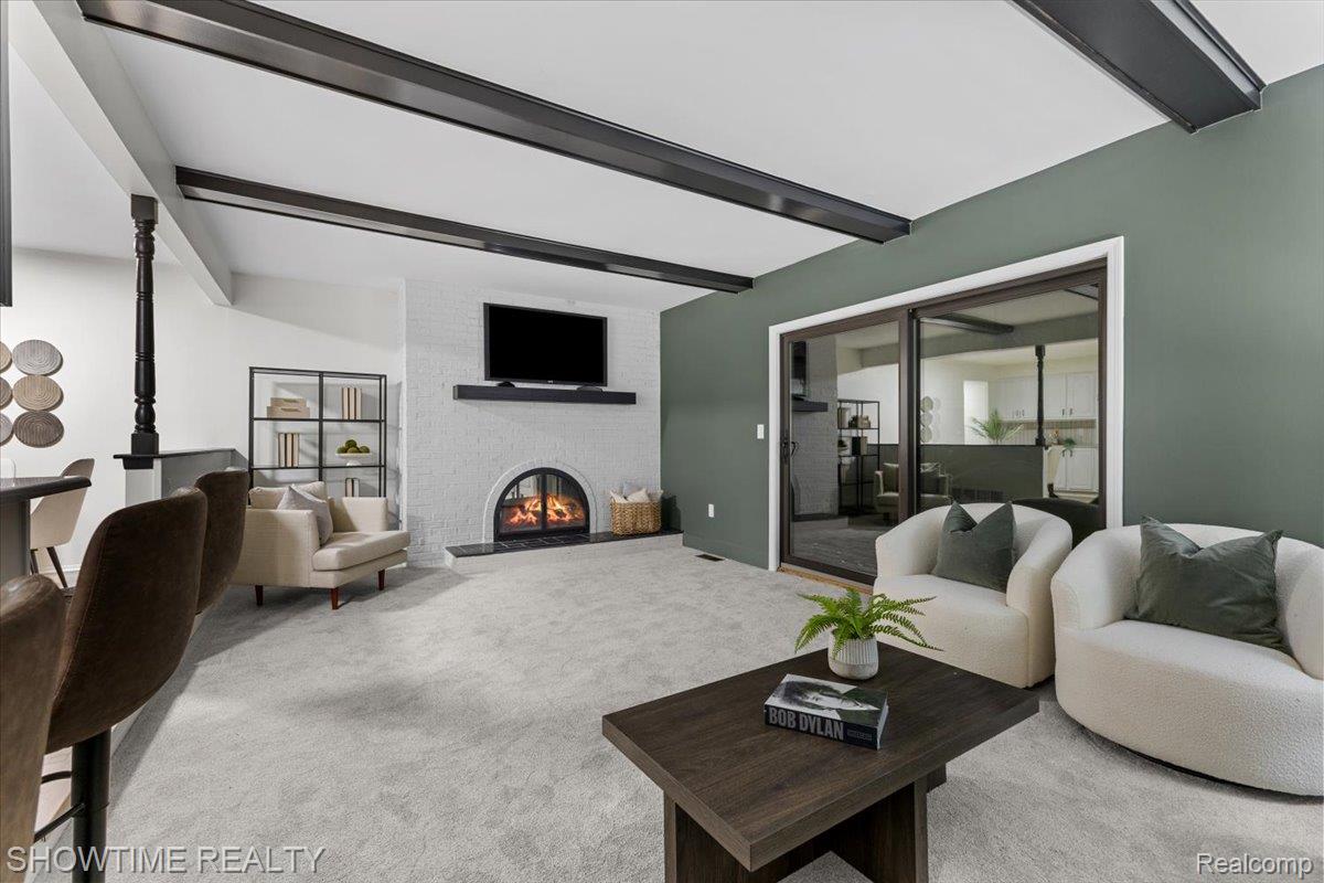 902 Longfellow Drive